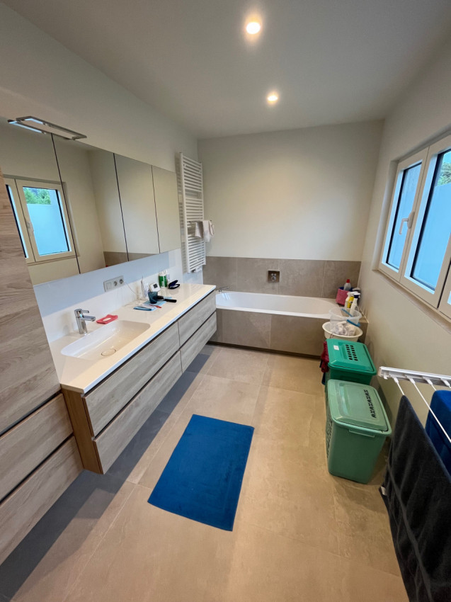 Volledig gerenoveerde badkamer afgeleverd door Schelfhout-Steendam